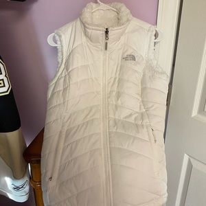 North face white vest fur inside REVERSIBLE